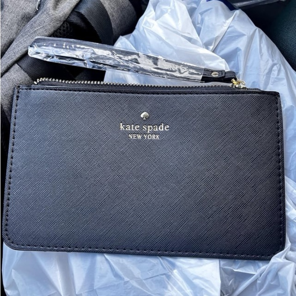 NWT Kate Spade Black Zip Wristlet